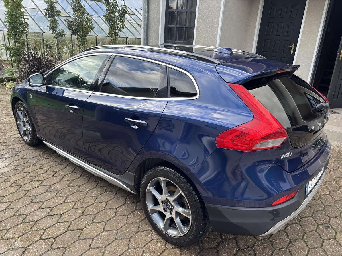 Volvo V40 Cross Country - 6