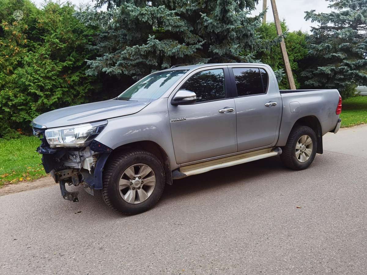 Toyota Hilux - 4