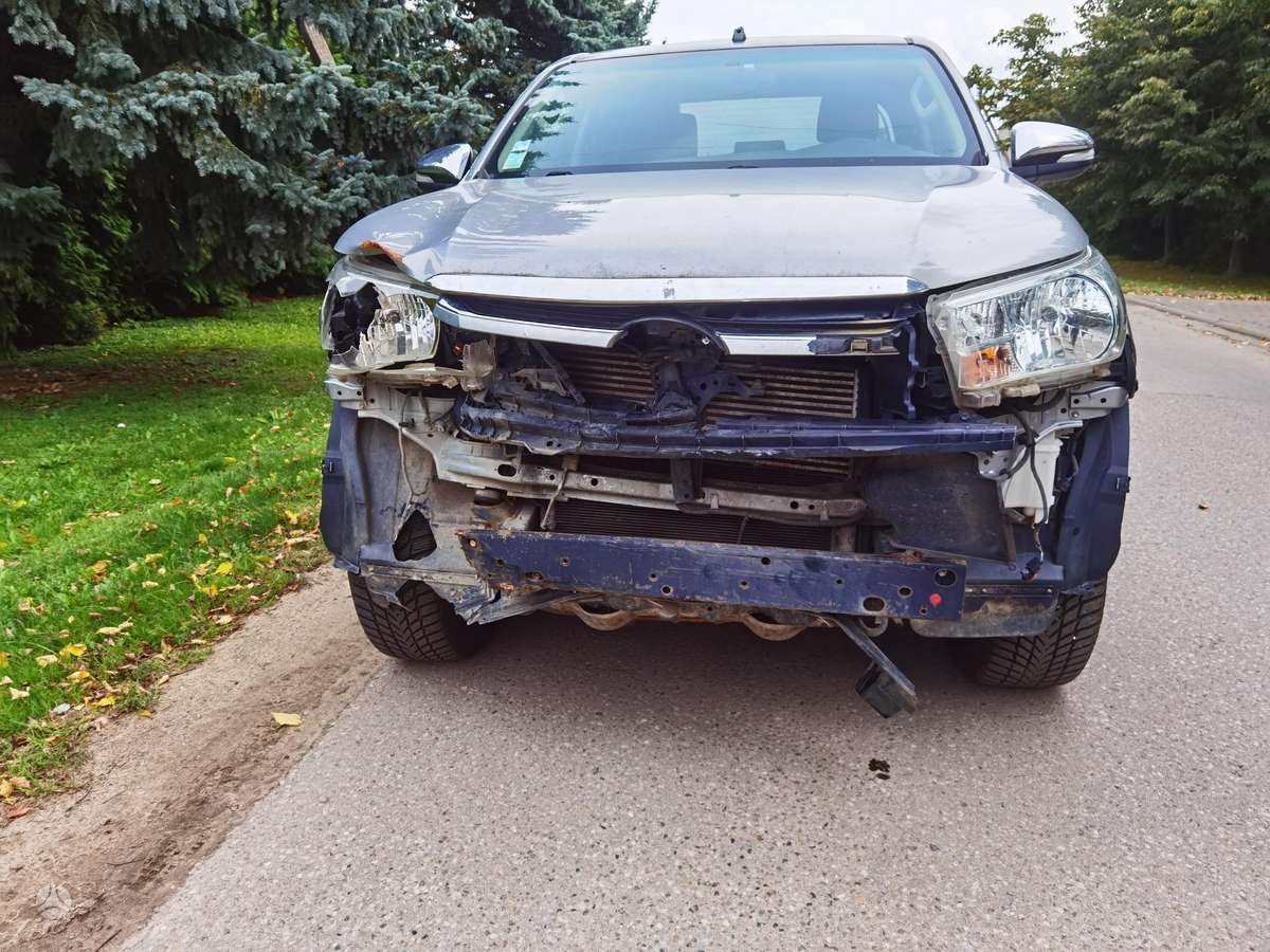 Toyota Hilux - 6