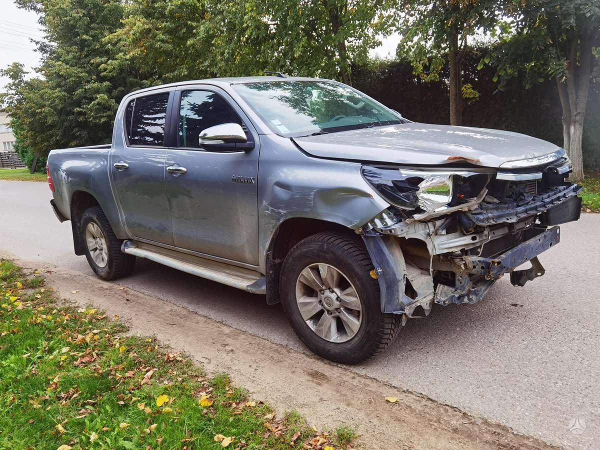 Toyota Hilux - 5