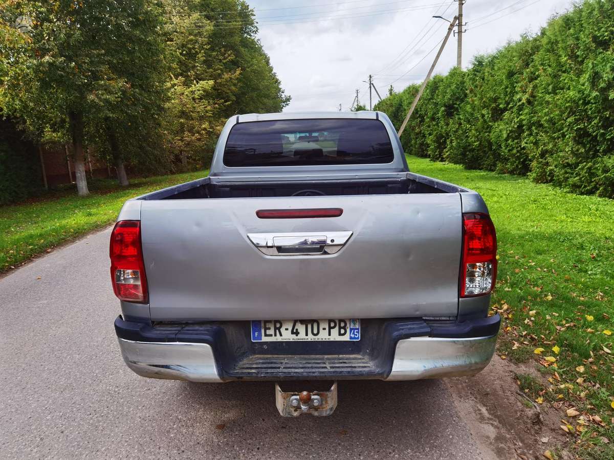 Toyota Hilux - 2