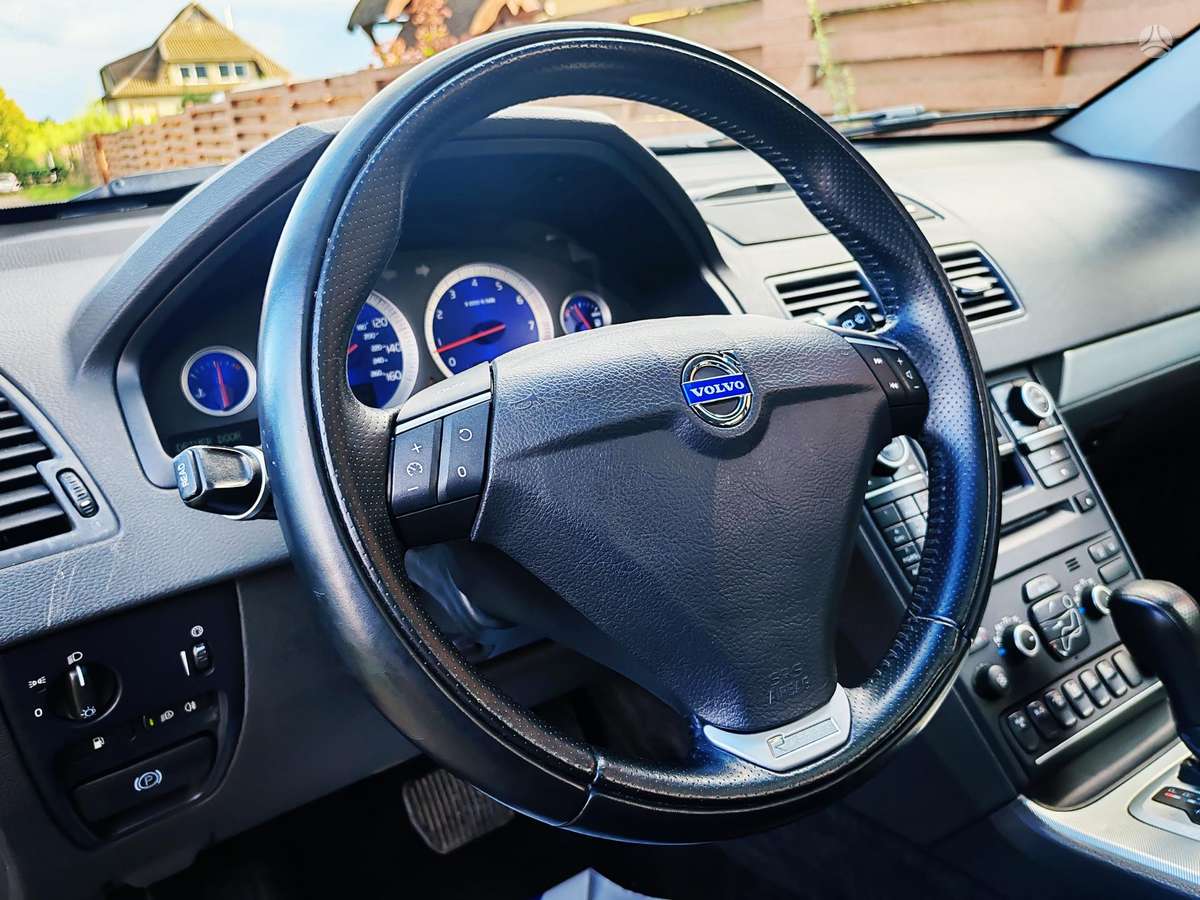 Volvo XC90 - 11