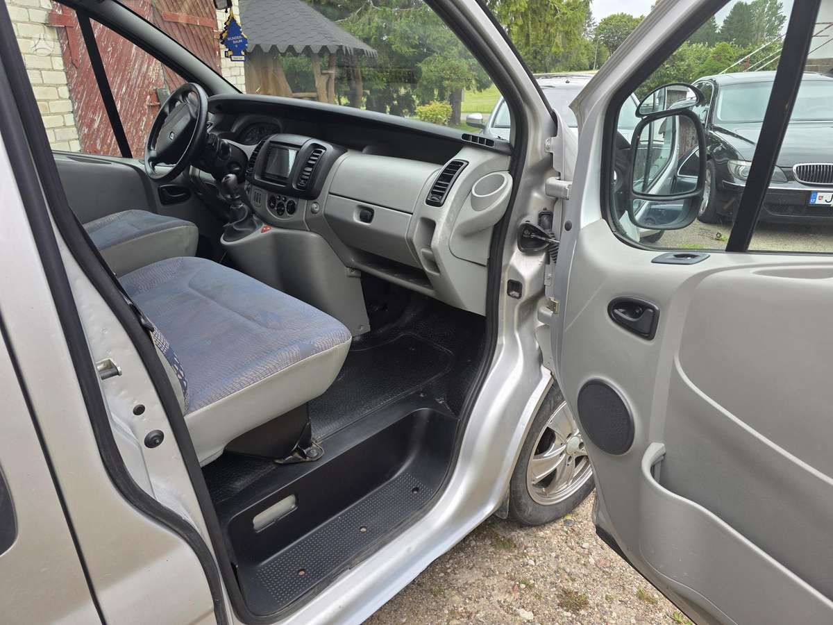 Renault Trafic - 8