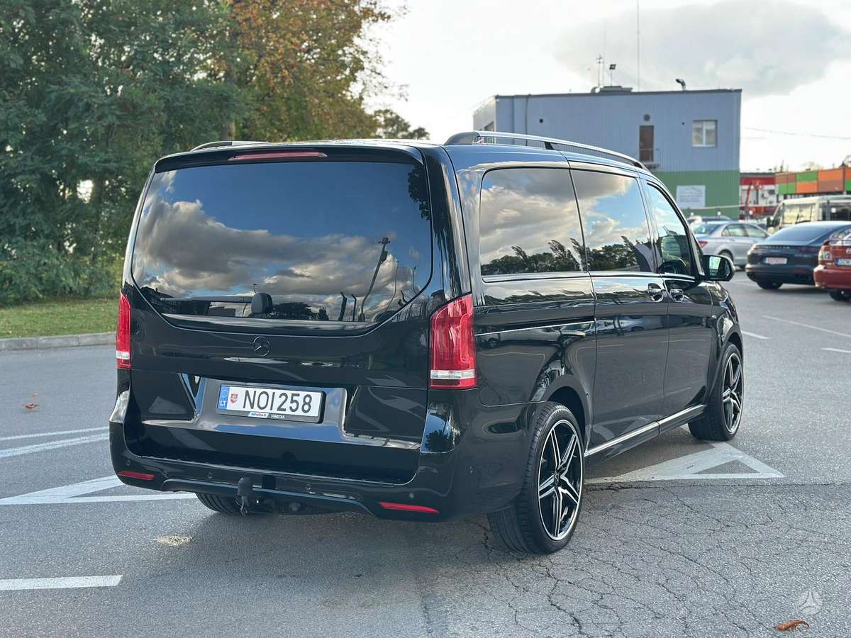 Mercedes-Benz V250 - 12