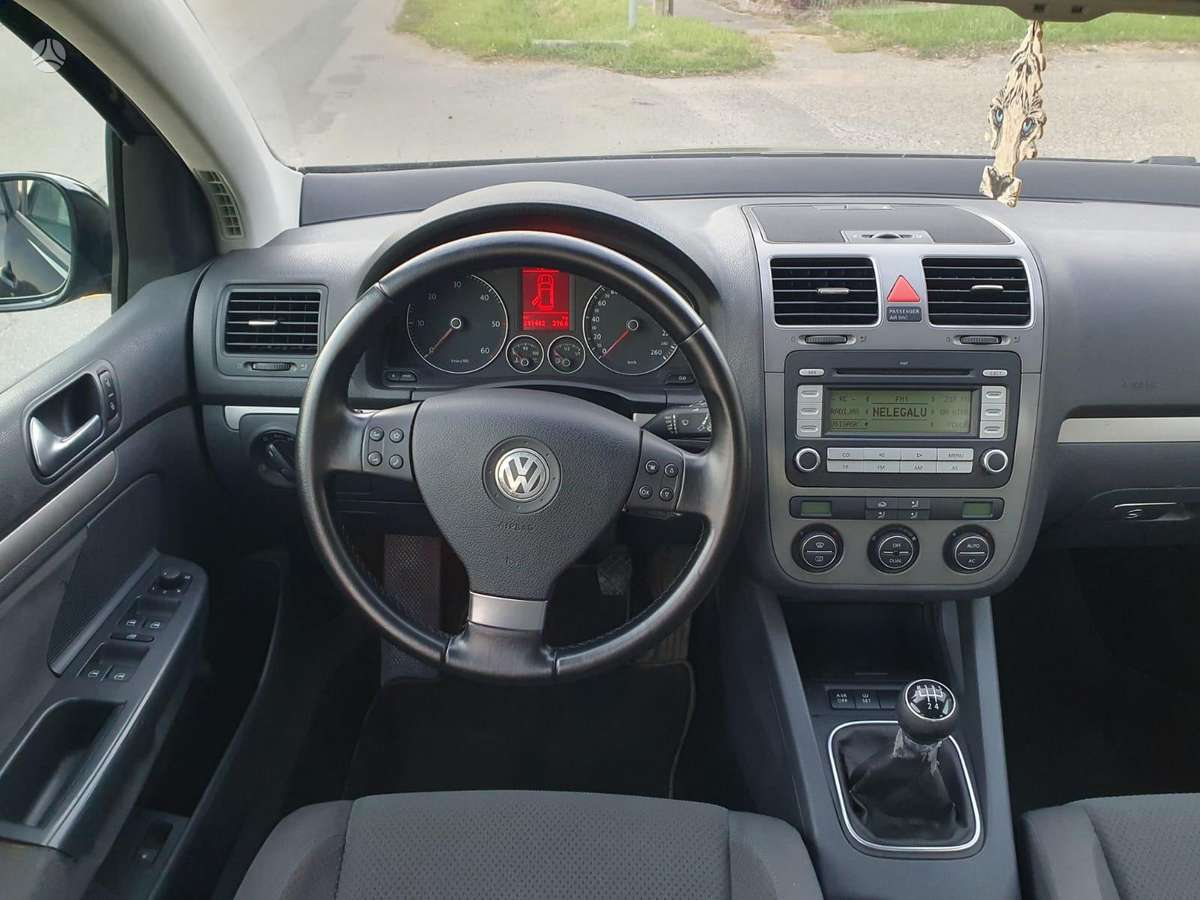 Volkswagen Golf - 9