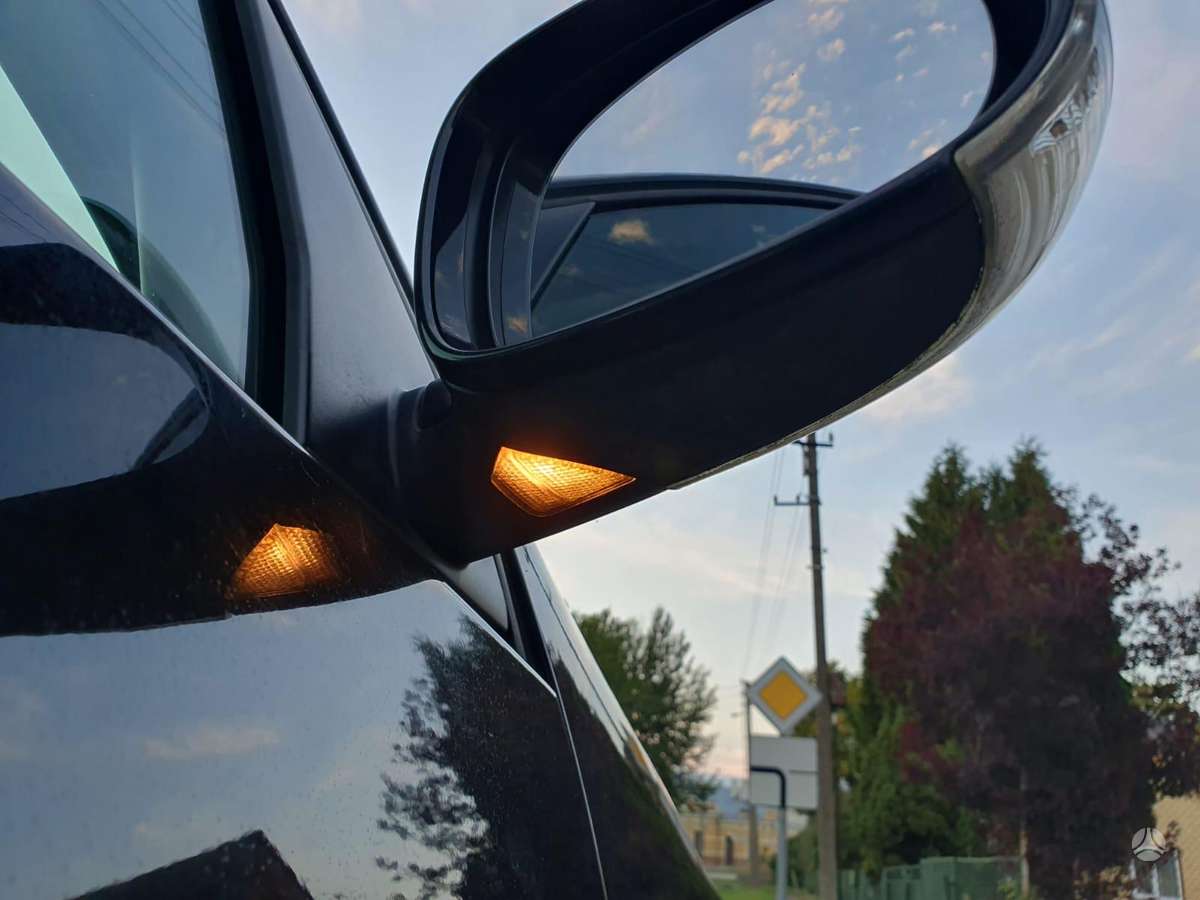 Volkswagen Golf - 12