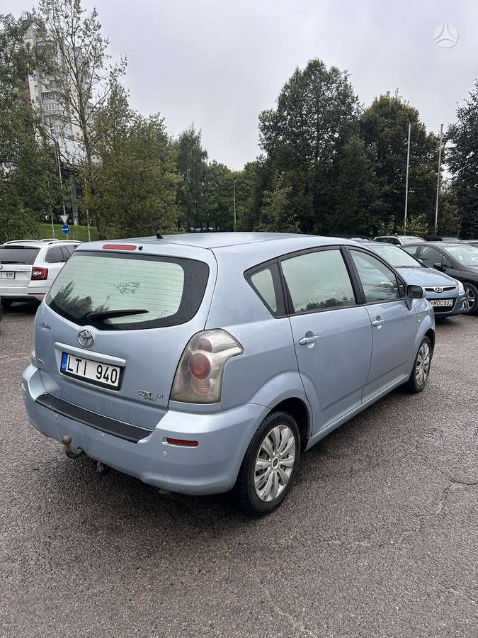 Toyota Corolla Verso - 3