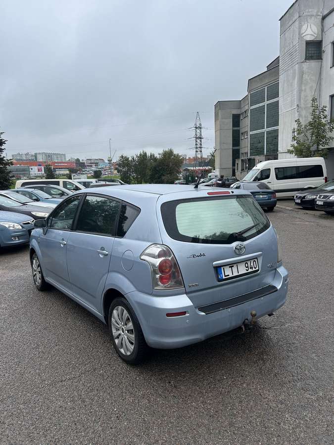 Toyota Corolla Verso - 4