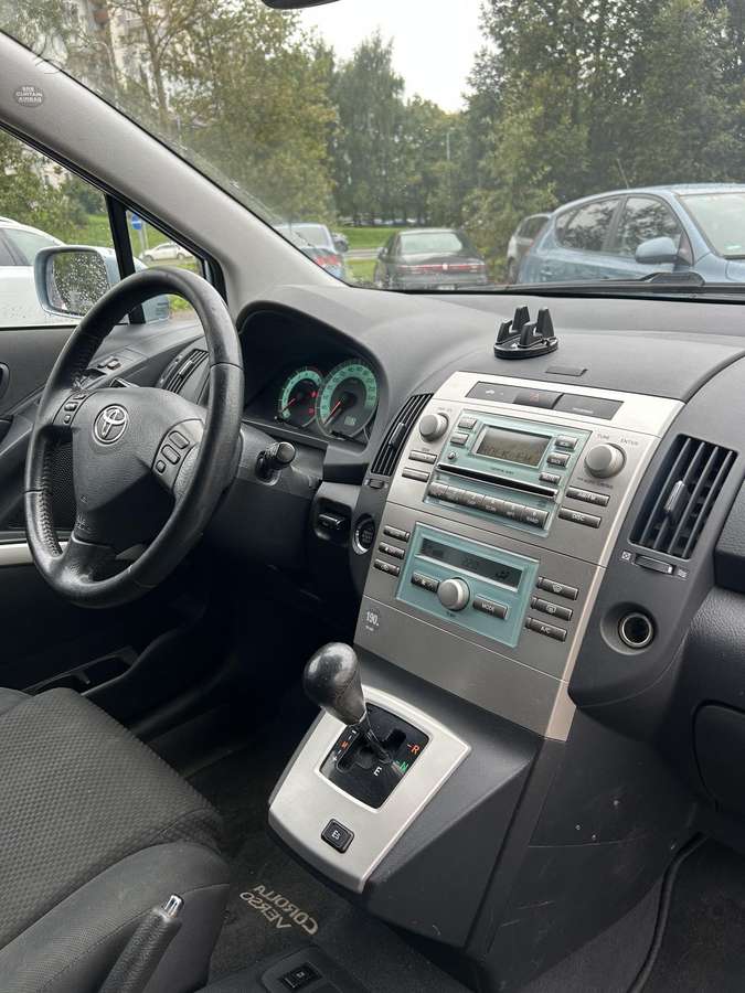 Toyota Corolla Verso - 7