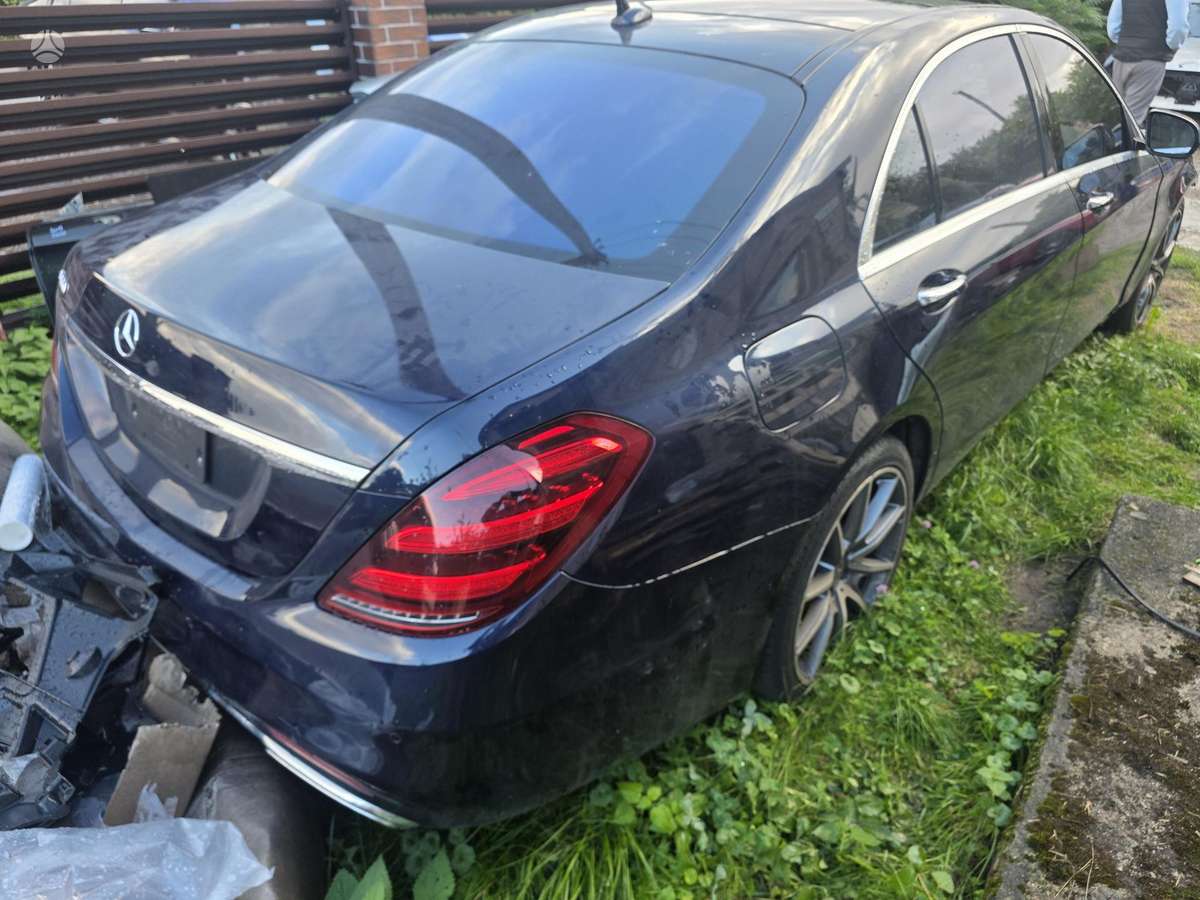 Mercedes-Benz S560 - 4