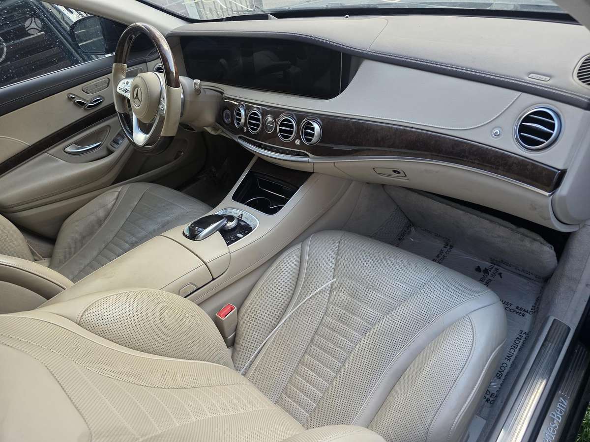Mercedes-Benz S560 - 8