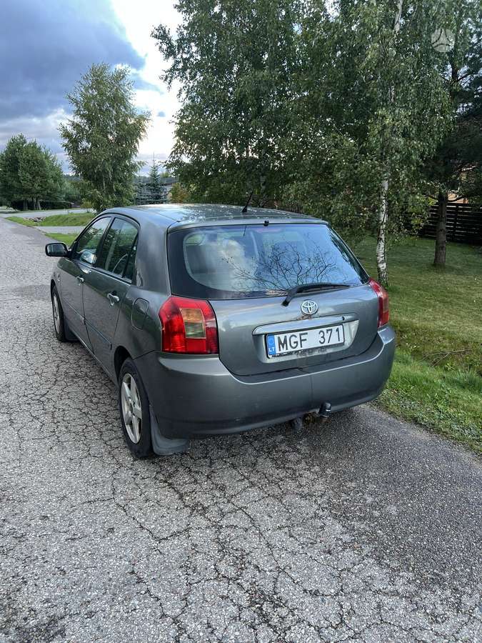 Toyota Corolla - 4