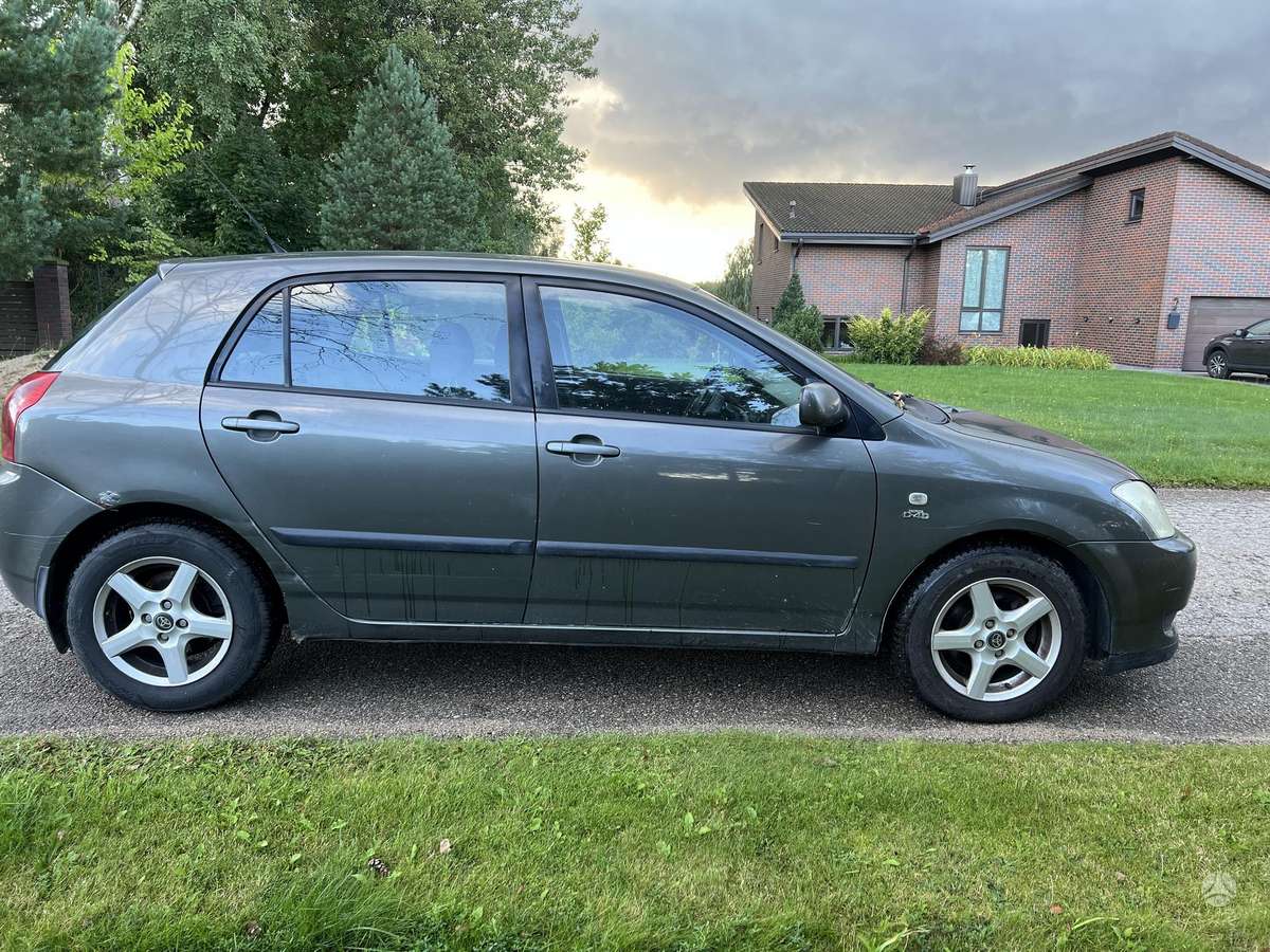 Toyota Corolla - 5