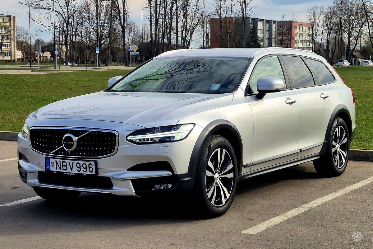 Volvo V90 Cross Country - 1