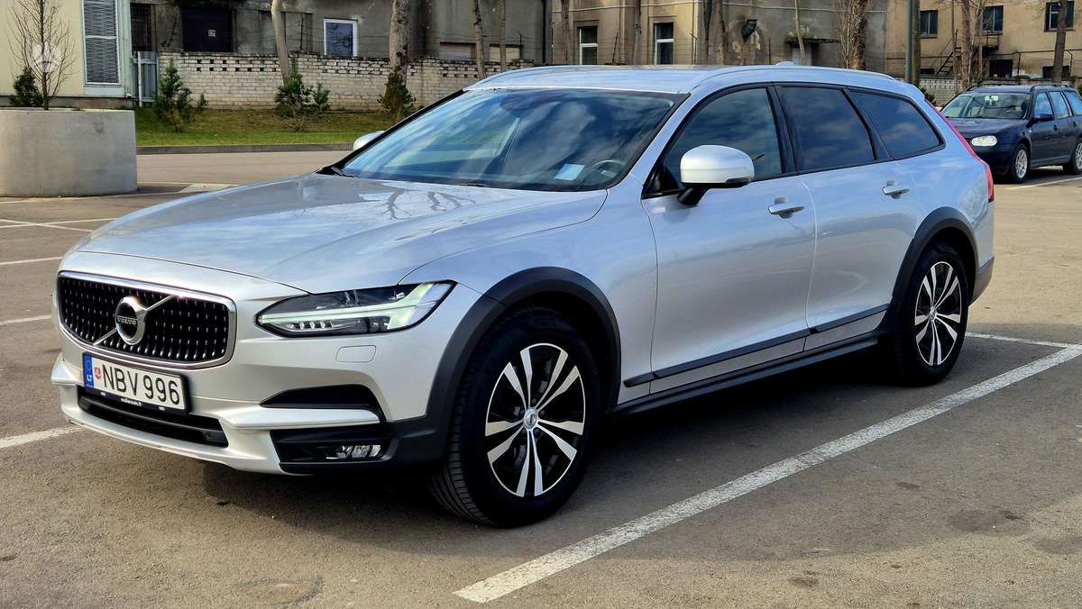 Volvo V90 Cross Country - 5