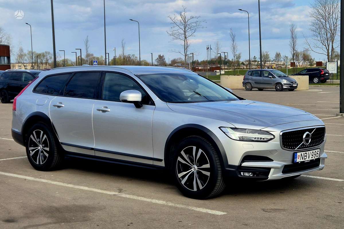 Volvo V90 Cross Country - 6