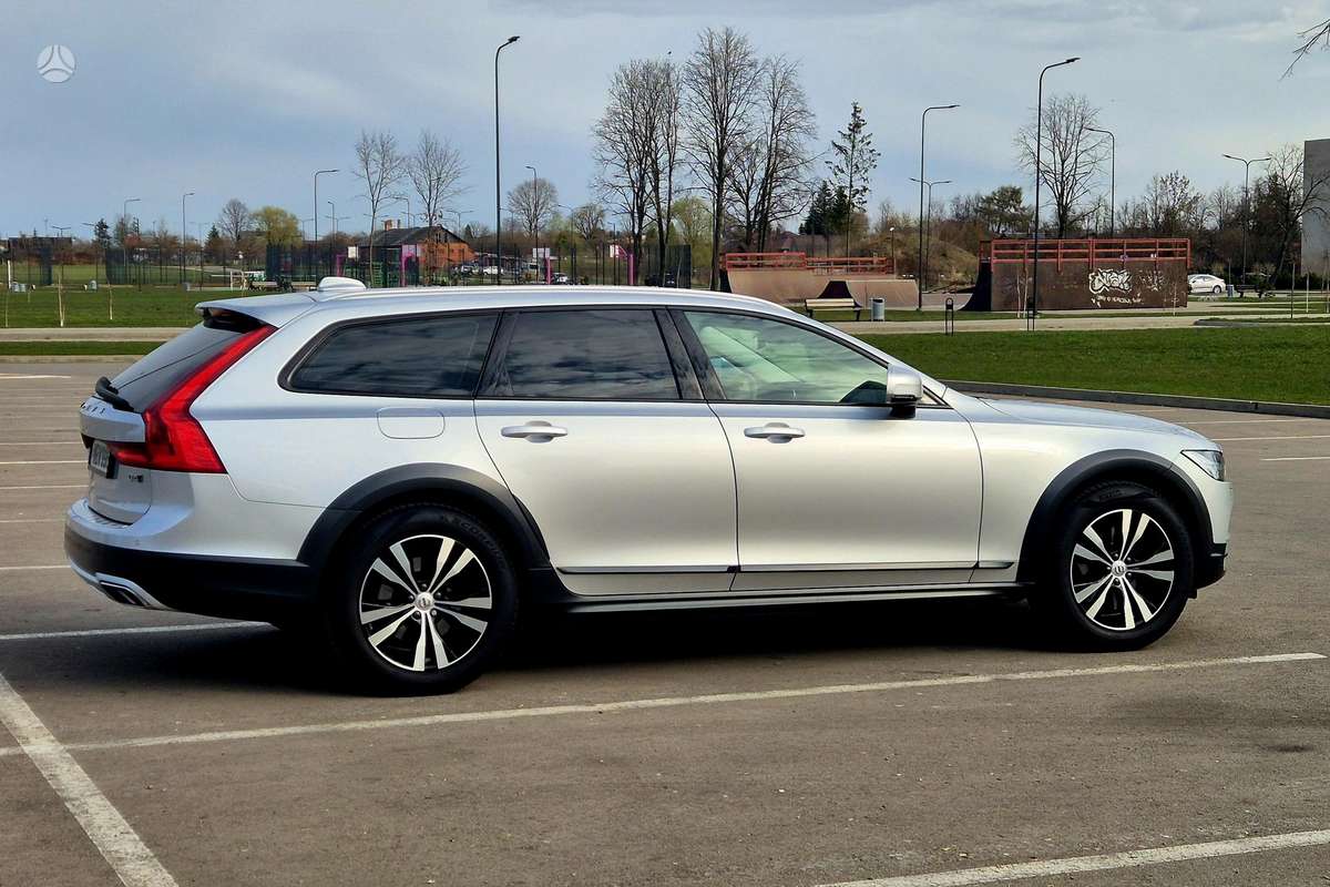 Volvo V90 Cross Country - 7