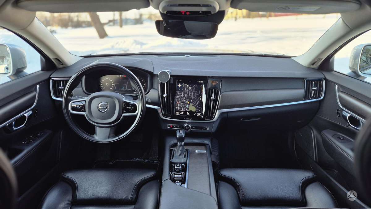 Volvo V90 Cross Country - 12