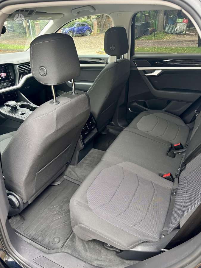 Volkswagen Touareg - 11
