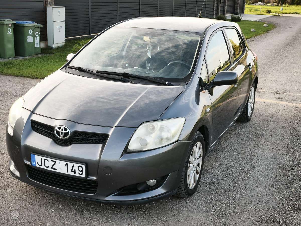 Toyota Auris - 1