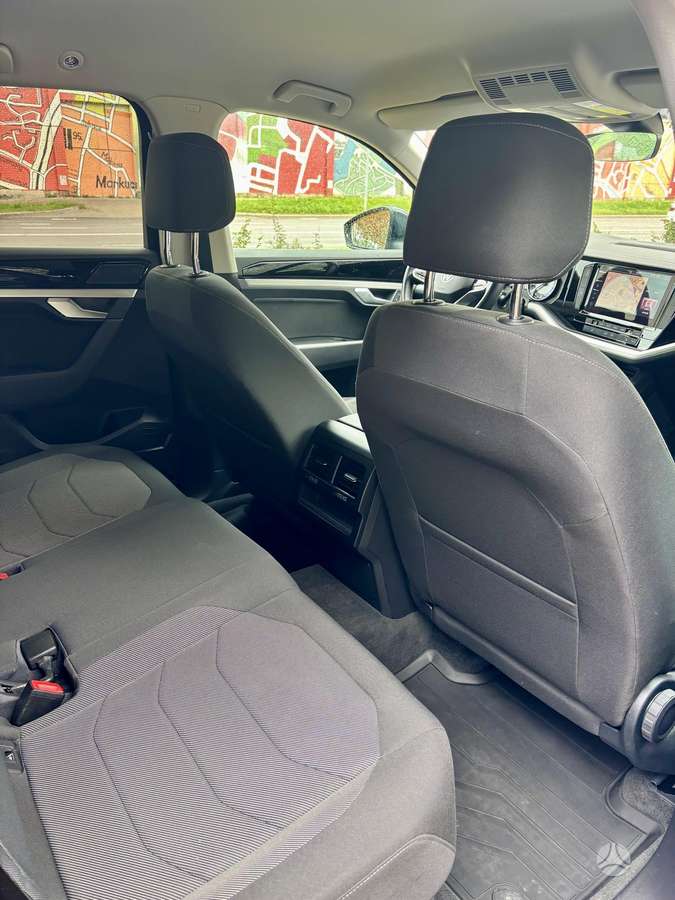 Volkswagen Touareg - 12