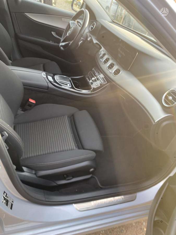 Mercedes-Benz E300 - 1