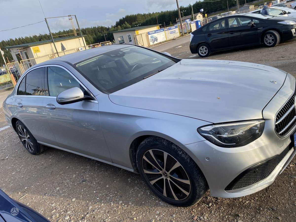 Mercedes-Benz E300 - 4