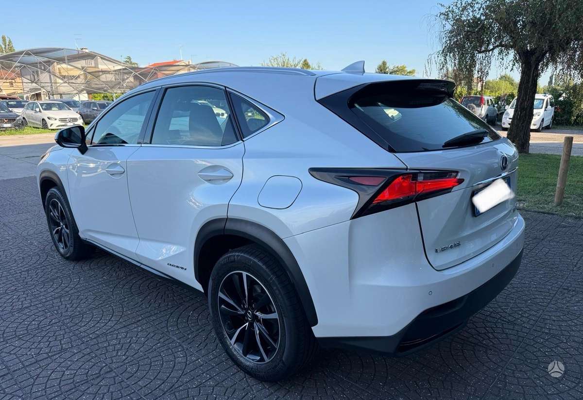 Lexus NX 300h - 5