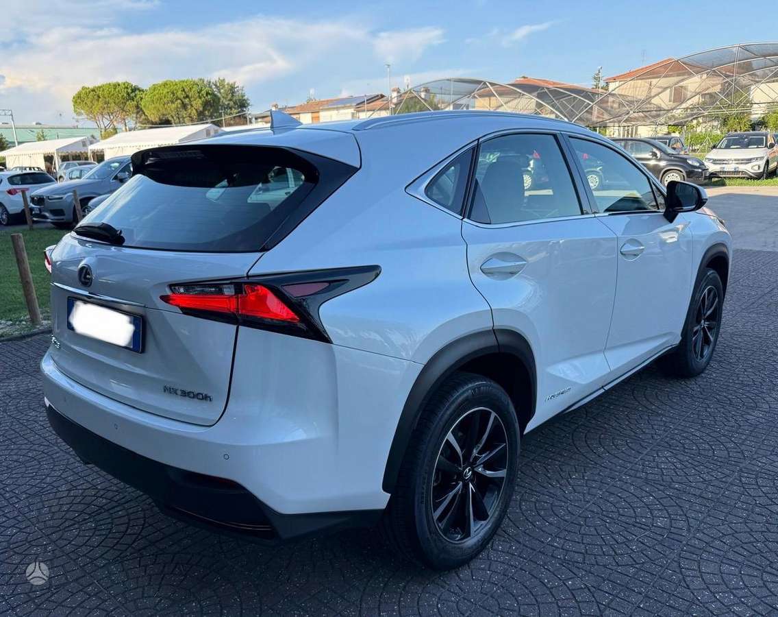 Lexus NX 300h - 7