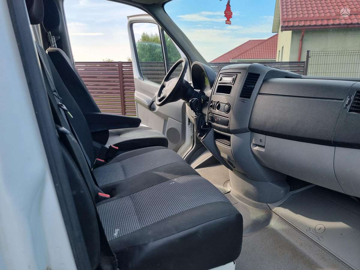 Mercedes-Benz Sprinter - 11