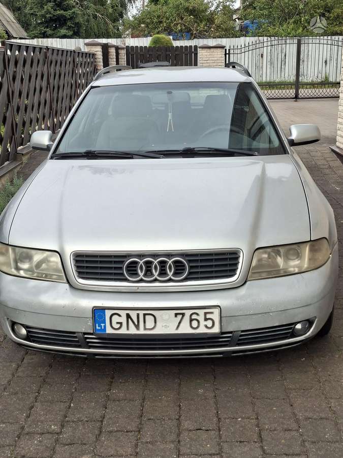 Audi A4 - 1