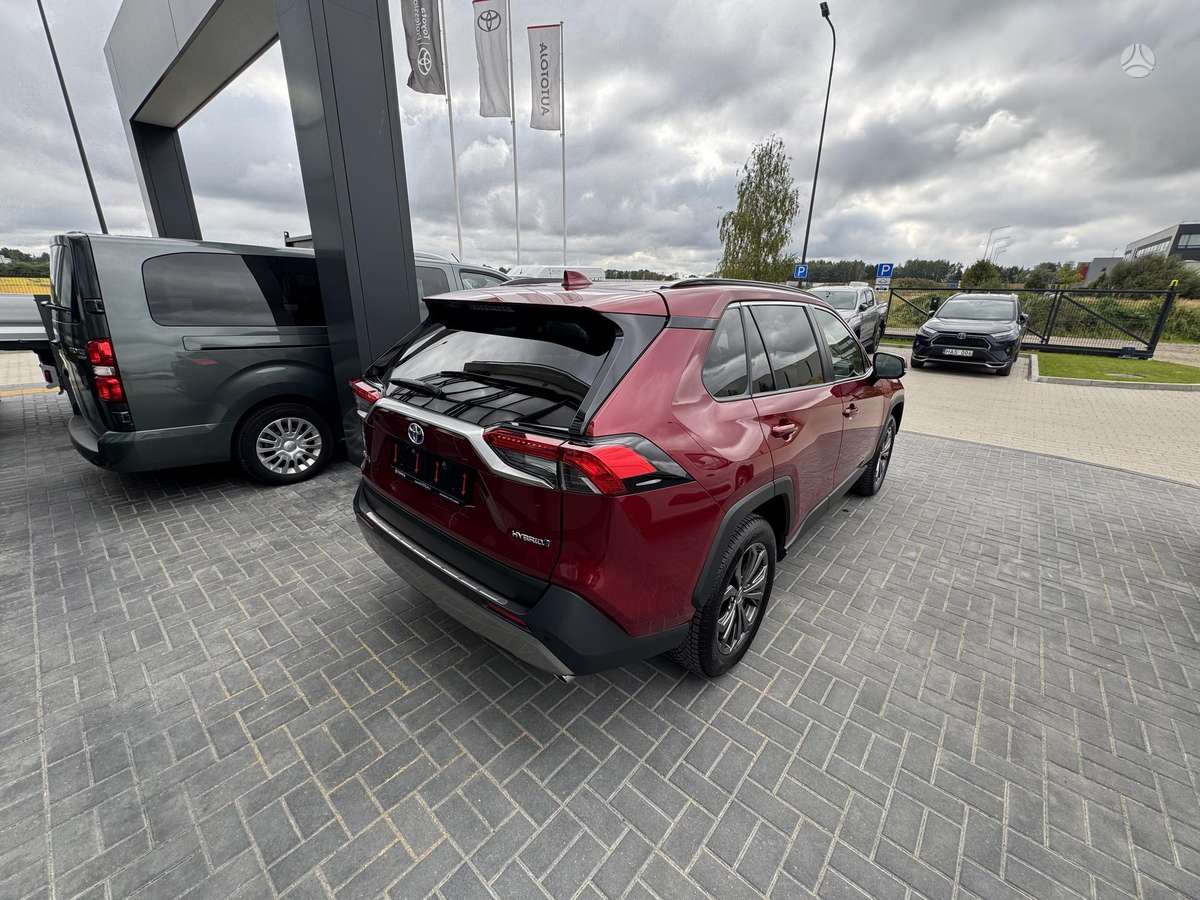 Toyota RAV4 - 4