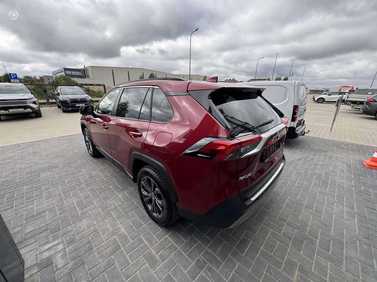 Toyota RAV4 - 5