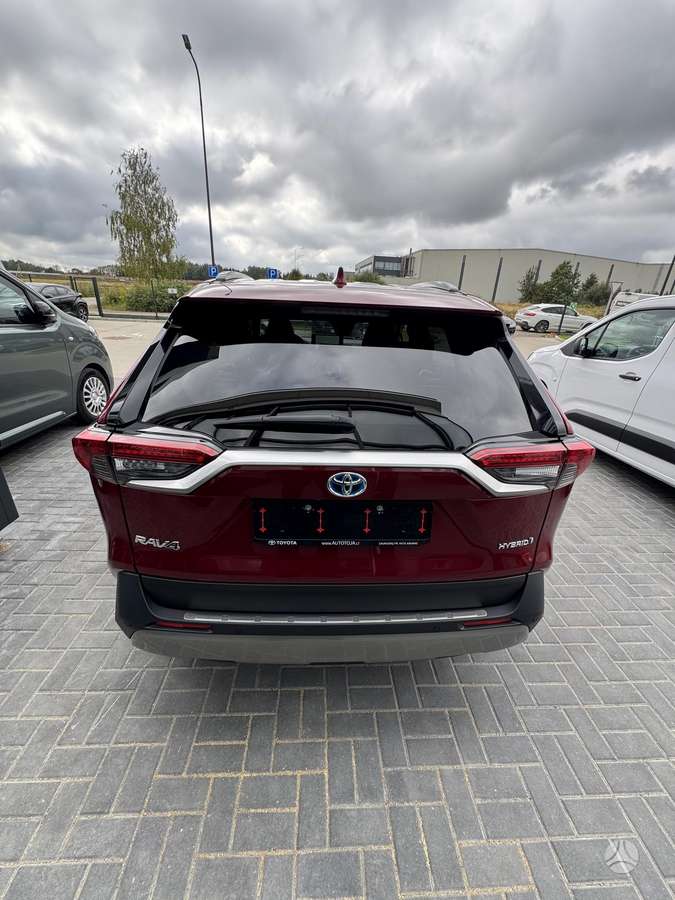 Toyota RAV4 - 8
