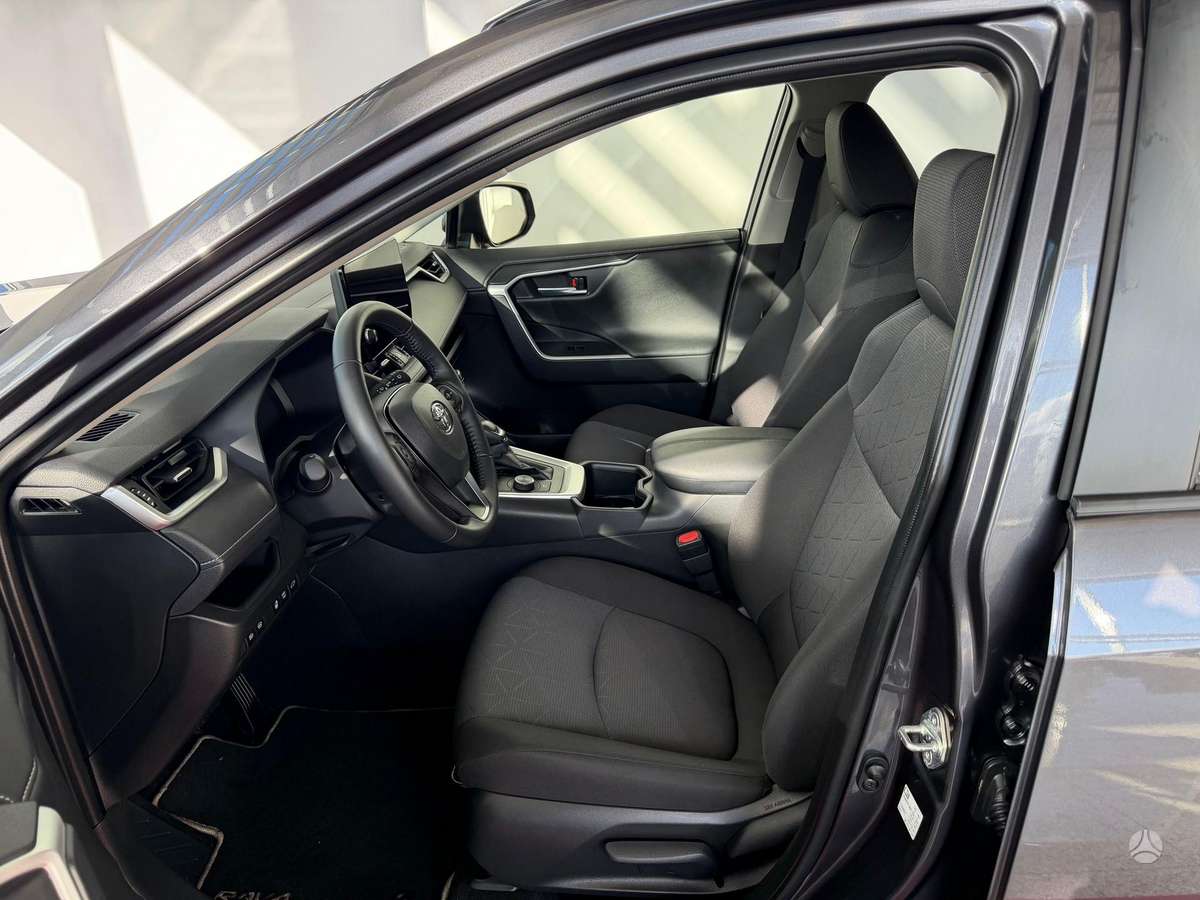 Toyota RAV4 - 6