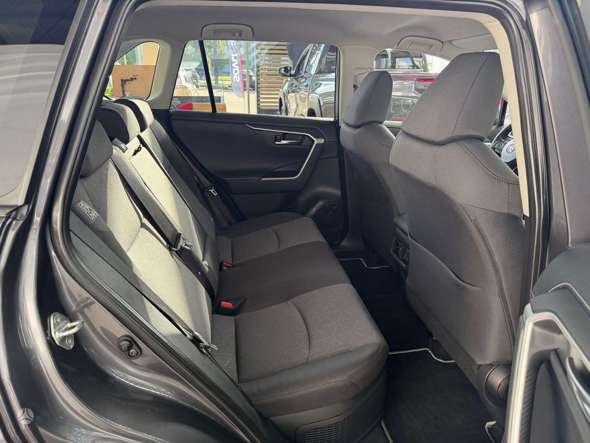 Toyota RAV4 - 8