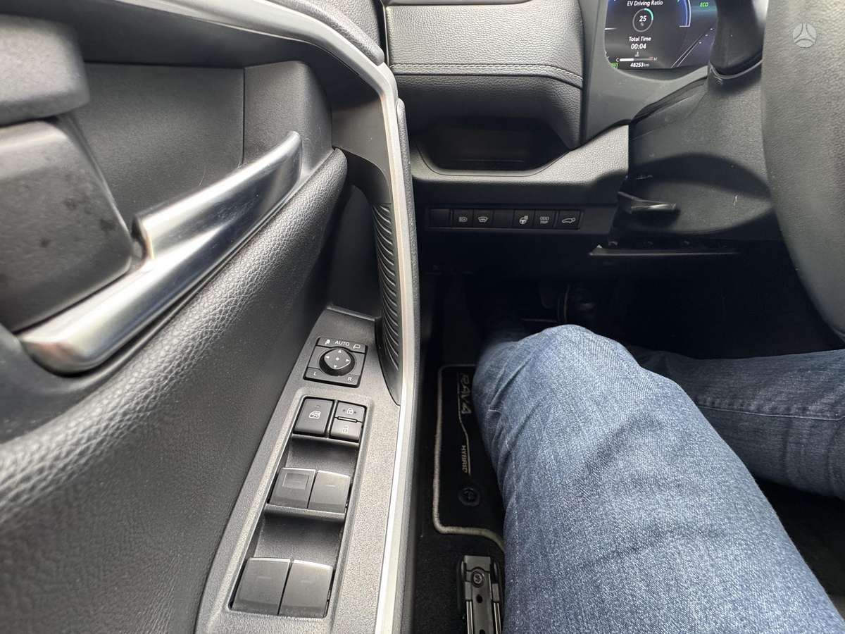 Toyota RAV4 - 12