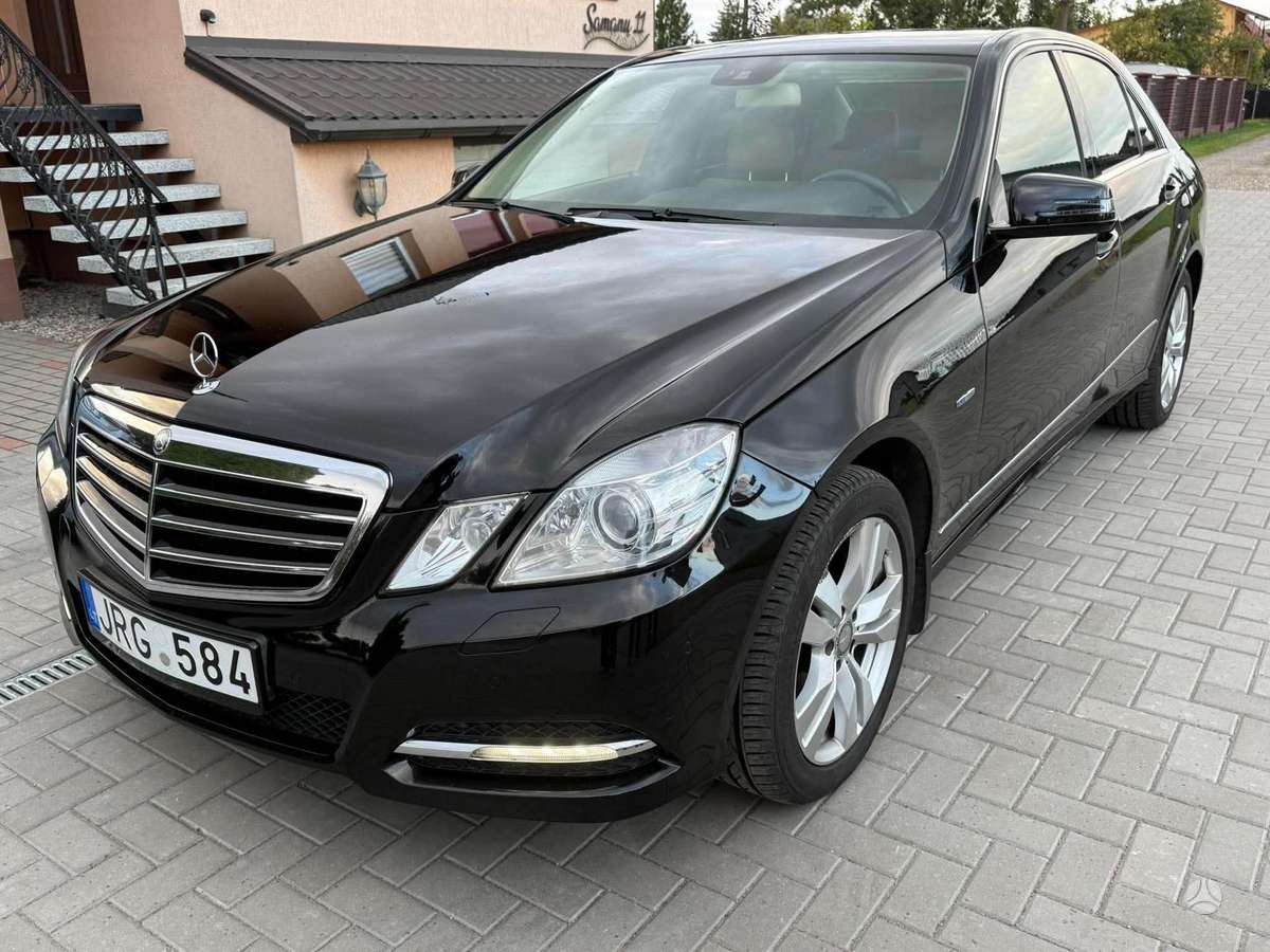 Mercedes-Benz E300 - 2