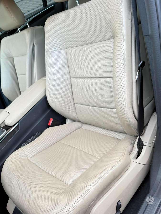 Mercedes-Benz E300 - 5