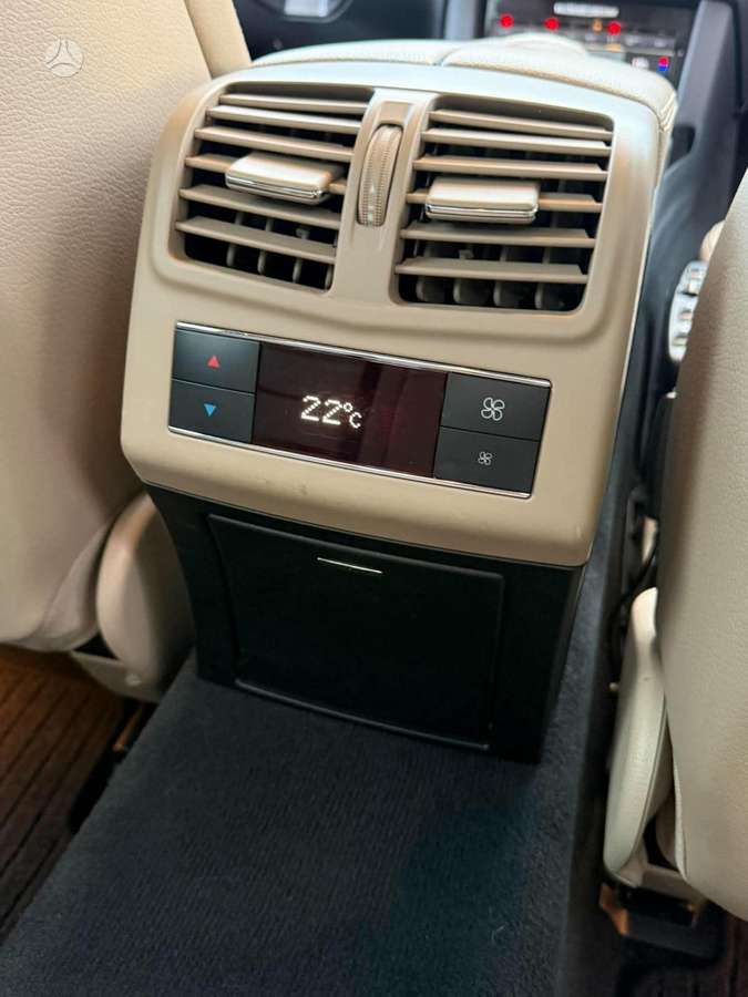 Mercedes-Benz E300 - 8