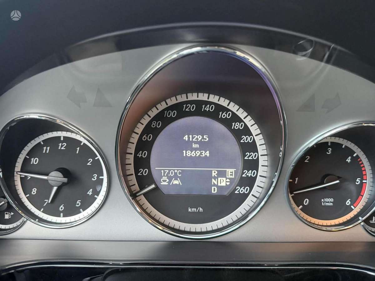 Mercedes-Benz E300 - 10