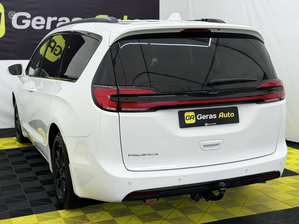 Chrysler Pacifica - 6