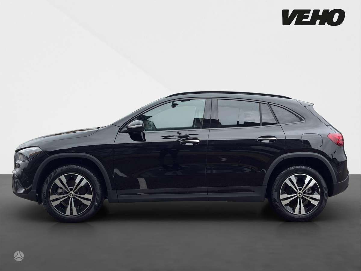 Mercedes-Benz GLA180 - 2