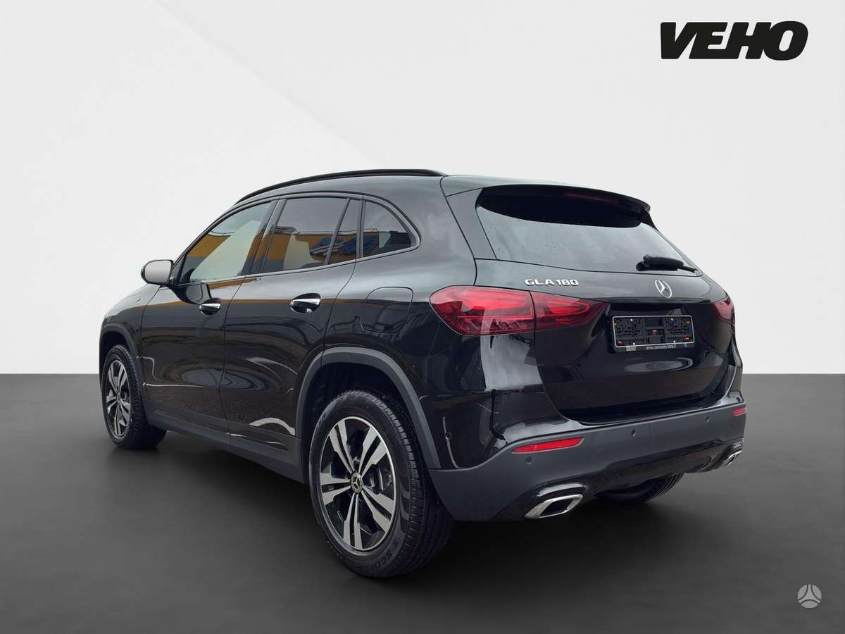 Mercedes-Benz GLA180 - 3