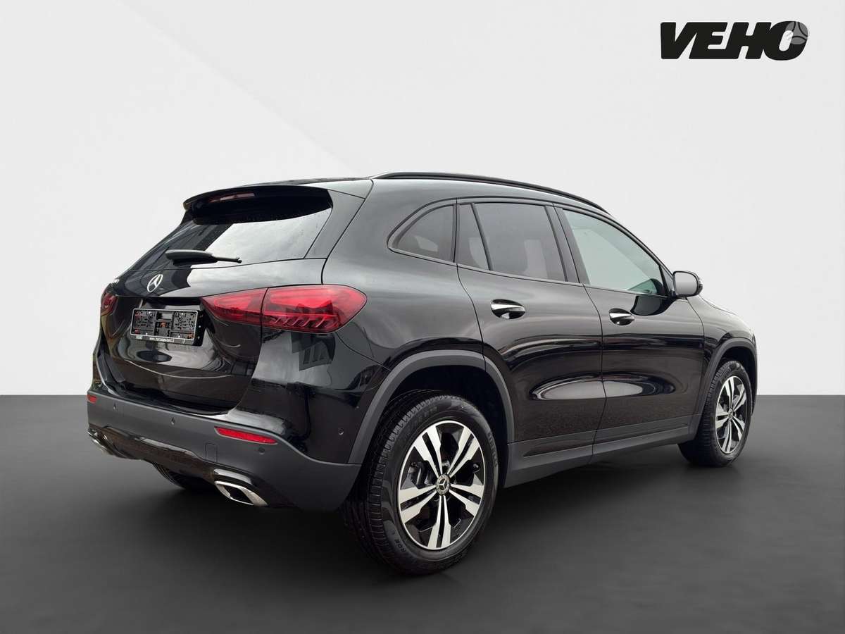 Mercedes-Benz GLA180 - 5