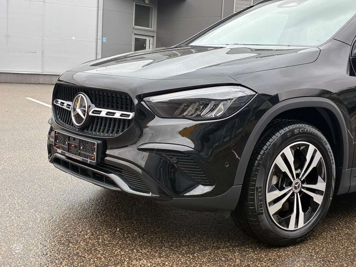 Mercedes-Benz GLA180 - 9
