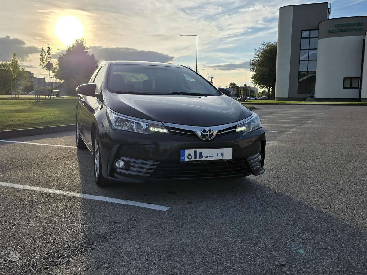 Toyota Corolla - 1