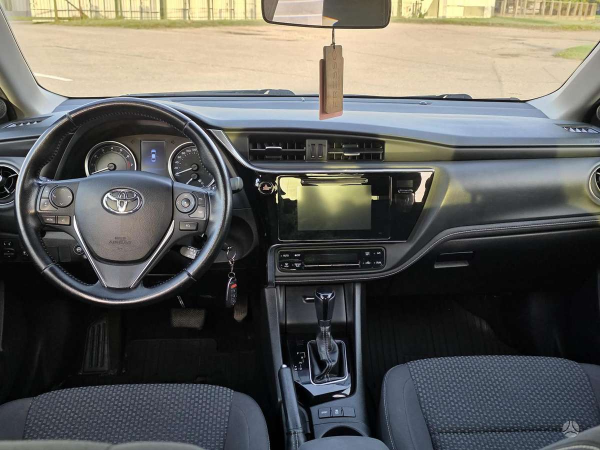 Toyota Corolla - 5