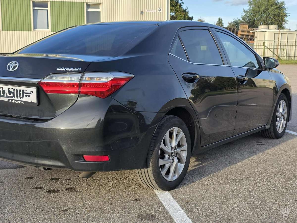 Toyota Corolla - 10