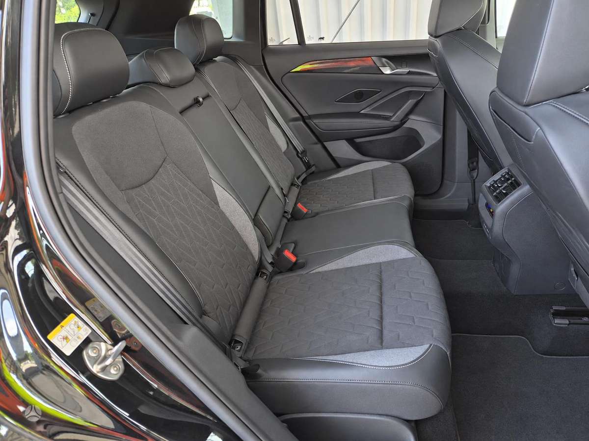 Volkswagen Tiguan - 5